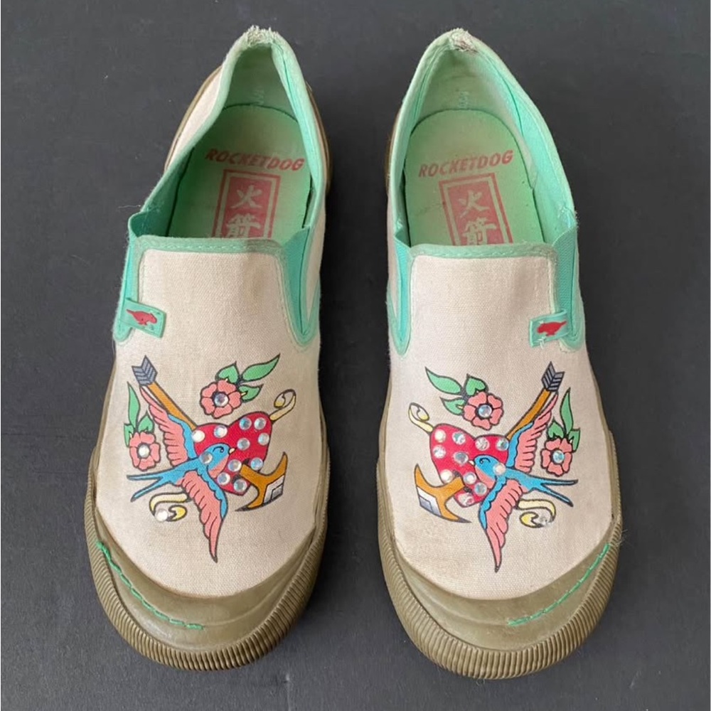 Rocket Dog Slip-On Canvas Women Sneakers with Bird Tattoo Graphic